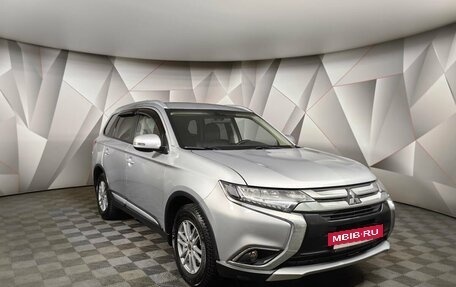 Mitsubishi Outlander III рестайлинг 3, 2016 год, 1 930 000 рублей, 3 фотография