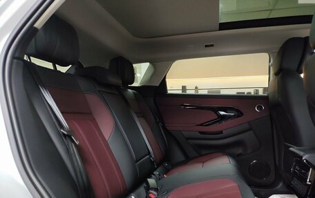 Land Rover Range Rover Evoque II, 2025 год, 6 050 000 рублей, 12 фотография