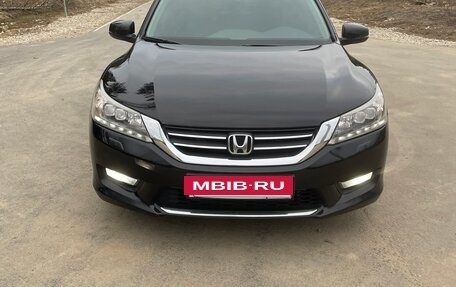 Honda Accord IX рестайлинг, 2013 год, 1 405 000 рублей, 8 фотография