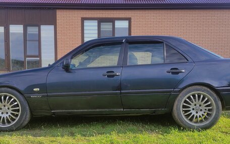 Mercedes-Benz C-Класс, 1997 год, 270 000 рублей, 4 фотография