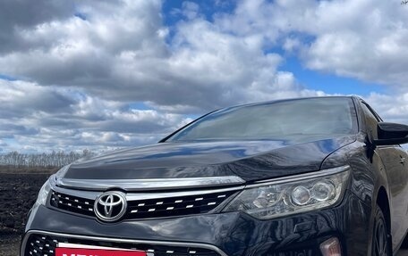 Toyota Camry, 2017 год, 1 850 000 рублей, 10 фотография