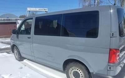 Volkswagen Caravelle T6 рестайлинг, 2017 год, 3 150 000 рублей, 1 фотография