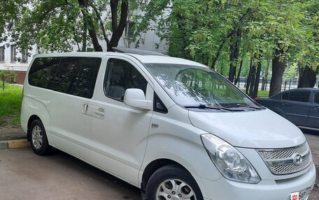 Hyundai Grand Starex Grand Starex I рестайлинг 2, 2011 год, 1 400 000 рублей, 2 фотография