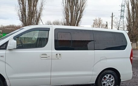 Hyundai Grand Starex Grand Starex I рестайлинг 2, 2011 год, 1 400 000 рублей, 19 фотография