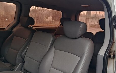 Hyundai Grand Starex Grand Starex I рестайлинг 2, 2011 год, 1 400 000 рублей, 16 фотография