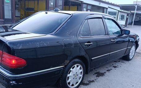 Mercedes-Benz E-Класс, 1997 год, 285 000 рублей, 4 фотография