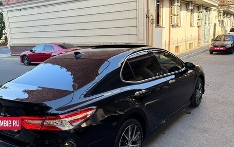 Toyota Camry, 2023 год, 3 490 000 рублей, 4 фотография