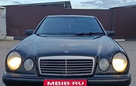 Mercedes-Benz E-Класс, 1997 год, 285 000 рублей, 3 фотография