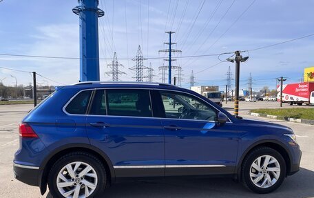 Volkswagen Tiguan II, 2021 год, 4 000 000 рублей, 5 фотография