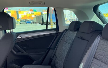 Volkswagen Tiguan II, 2021 год, 4 000 000 рублей, 24 фотография