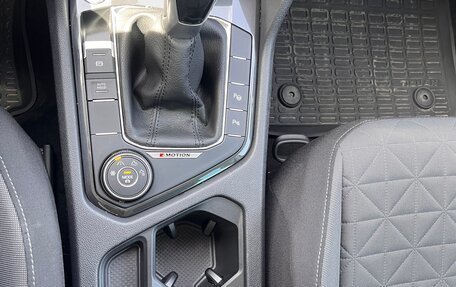 Volkswagen Tiguan II, 2021 год, 4 000 000 рублей, 34 фотография