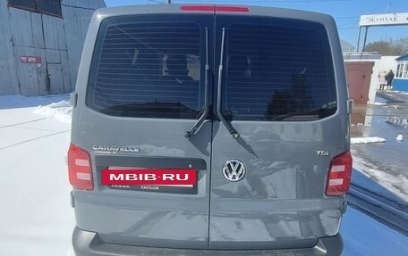 Volkswagen Caravelle T6 рестайлинг, 2017 год, 3 150 000 рублей, 5 фотография