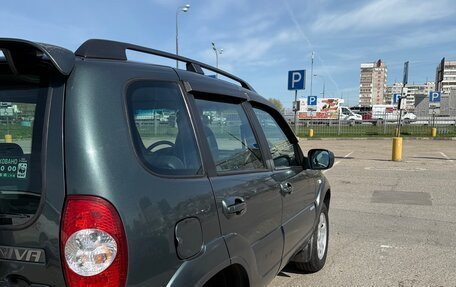 Chevrolet Niva I рестайлинг, 2011 год, 700 000 рублей, 3 фотография