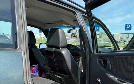 Chevrolet Niva I рестайлинг, 2011 год, 700 000 рублей, 10 фотография