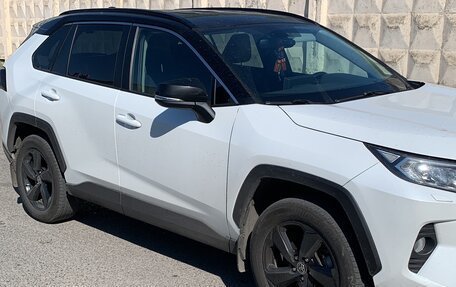 Toyota RAV4, 2021 год, 3 100 000 рублей, 2 фотография