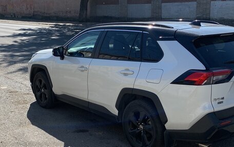 Toyota RAV4, 2021 год, 3 100 000 рублей, 4 фотография