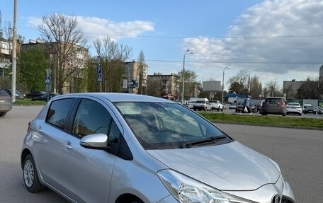 Toyota Vitz, 2017 год, 990 000 рублей, 1 фотография