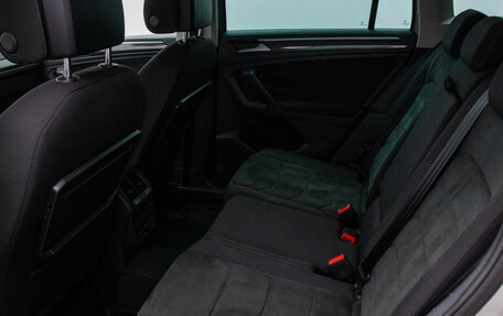 Volkswagen Tiguan II, 2018 год, 2 898 000 рублей, 11 фотография