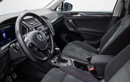 Volkswagen Tiguan II, 2018 год, 2 898 000 рублей, 10 фотография