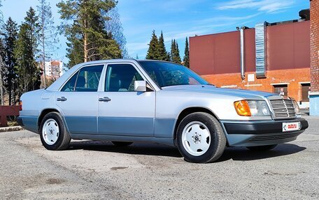 Mercedes-Benz E-Класс, 1993 год, 575 000 рублей, 3 фотография