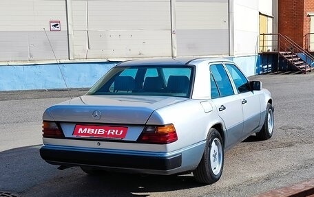 Mercedes-Benz E-Класс, 1993 год, 575 000 рублей, 6 фотография