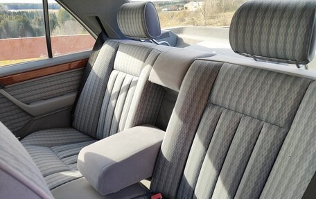 Mercedes-Benz E-Класс, 1993 год, 575 000 рублей, 19 фотография