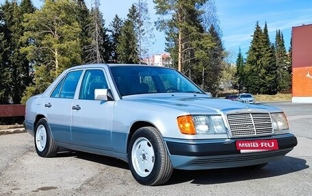 Mercedes-Benz E-Класс, 1993 год, 575 000 рублей, 2 фотография