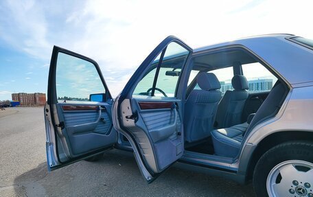 Mercedes-Benz E-Класс, 1993 год, 575 000 рублей, 23 фотография