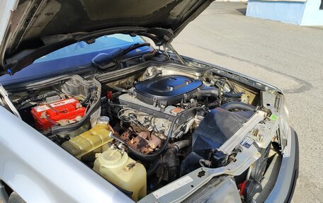 Mercedes-Benz E-Класс, 1993 год, 575 000 рублей, 33 фотография