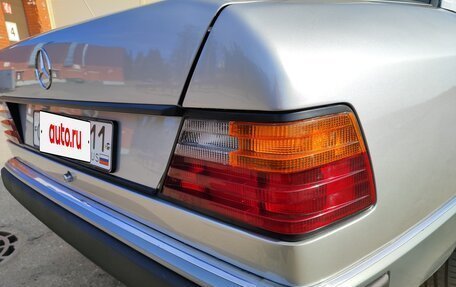 Mercedes-Benz E-Класс, 1993 год, 575 000 рублей, 40 фотография