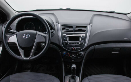 Hyundai Solaris II рестайлинг, 2016 год, 1 040 000 рублей, 13 фотография