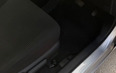 Toyota Vitz, 2017 год, 990 000 рублей, 11 фотография