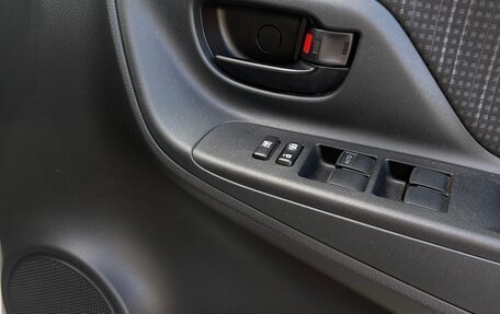 Toyota Vitz, 2017 год, 990 000 рублей, 12 фотография