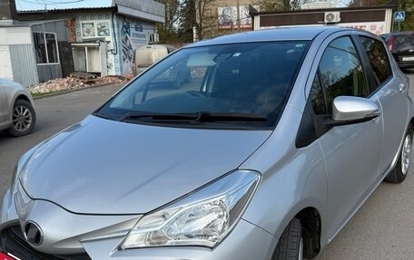 Toyota Vitz, 2017 год, 990 000 рублей, 4 фотография