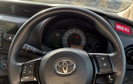 Toyota Vitz, 2017 год, 990 000 рублей, 10 фотография