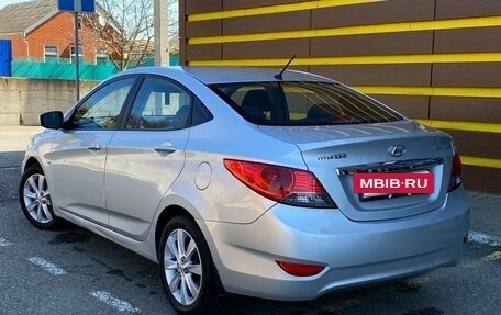 Hyundai Solaris II рестайлинг, 2014 год, 820 000 рублей, 2 фотография