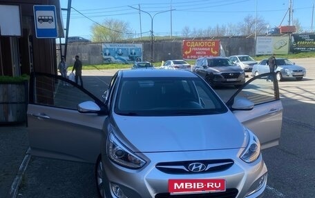 Hyundai Solaris II рестайлинг, 2014 год, 820 000 рублей, 5 фотография