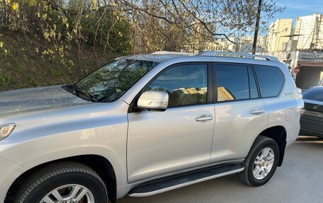 Toyota Land Cruiser Prado 150 рестайлинг 2, 2011 год, 3 000 000 рублей, 3 фотография