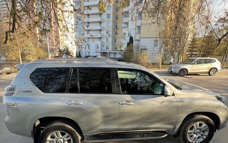 Toyota Land Cruiser Prado 150 рестайлинг 2, 2011 год, 3 000 000 рублей, 7 фотография