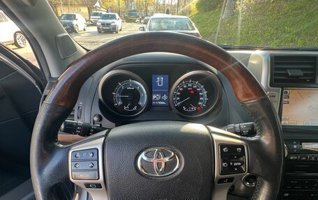 Toyota Land Cruiser Prado 150 рестайлинг 2, 2011 год, 3 000 000 рублей, 11 фотография