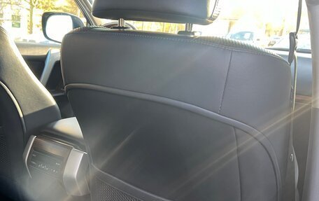 Toyota Land Cruiser Prado 150 рестайлинг 2, 2011 год, 3 000 000 рублей, 21 фотография