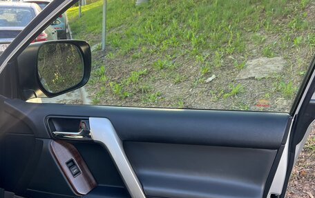 Toyota Land Cruiser Prado 150 рестайлинг 2, 2011 год, 3 000 000 рублей, 24 фотография