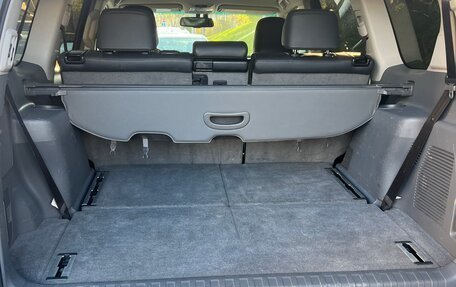 Toyota Land Cruiser Prado 150 рестайлинг 2, 2011 год, 3 000 000 рублей, 25 фотография