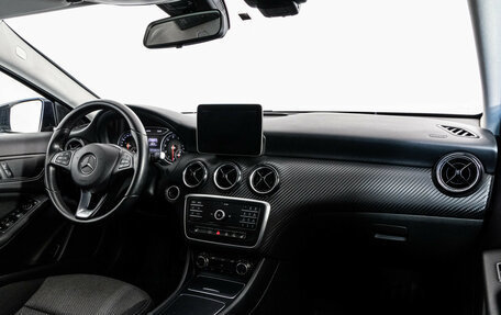 Mercedes-Benz GLA, 2017 год, 1 599 000 рублей, 10 фотография