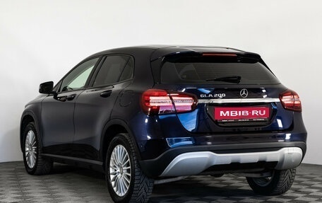 Mercedes-Benz GLA, 2017 год, 1 599 000 рублей, 8 фотография