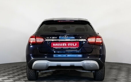 Mercedes-Benz GLA, 2017 год, 1 599 000 рублей, 7 фотография
