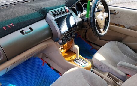 Honda Fit Aria, 2002 год, 330 000 рублей, 7 фотография