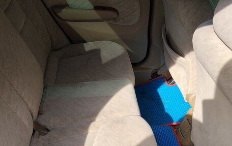 Honda Fit Aria, 2002 год, 330 000 рублей, 16 фотография