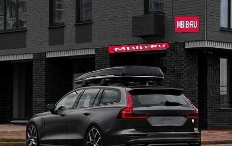 Volvo V60 II, 2022 год, 5 500 000 рублей, 3 фотография