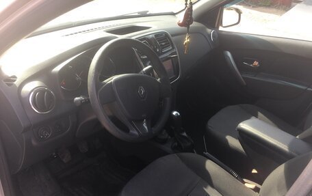 Renault Logan II, 2017 год, 1 250 000 рублей, 7 фотография